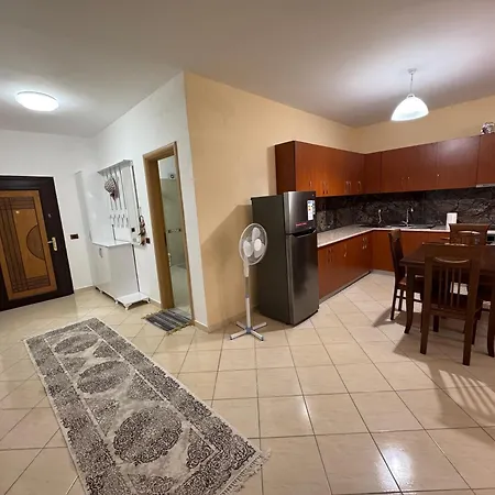 Xhulio Daily Rent Apartamento *