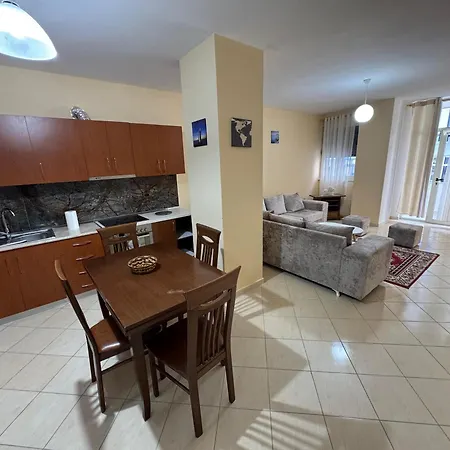 Xhulio Daily Rent Apartamento