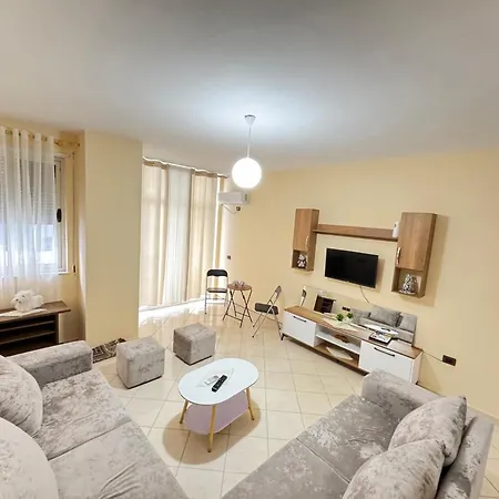 Apartment Xhulio Daily Rent
